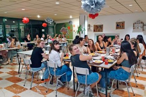 Comedor en la residencia universitaria Misioneras de Huesca
